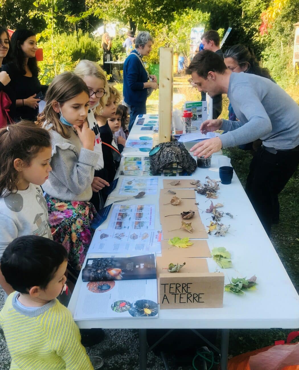 Des pépinières de quartier pour se retrouver, cultiver de jeunes plants, participer à des ateliers, des conférences, partager ses connaissances...